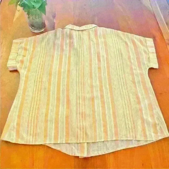 GILLI Oversized Pastel Yellow  Stripes Short Sleeves Button Down Shirt Blouse. - Picture 7 of 9